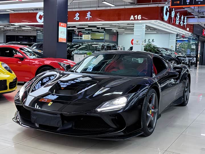 Photo 1 - Ferrari F8