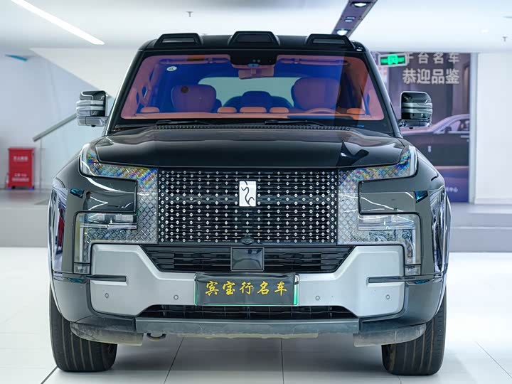 Фото 2 - BYD Yangwang U8