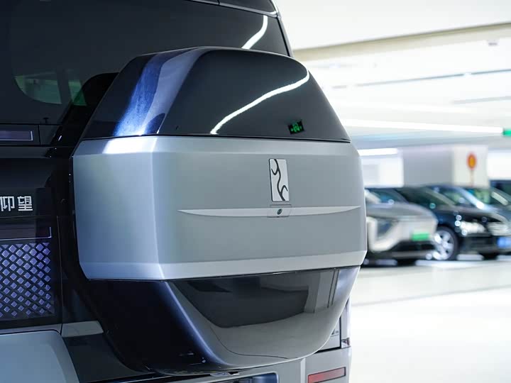 Фото 6 - BYD Yangwang U8