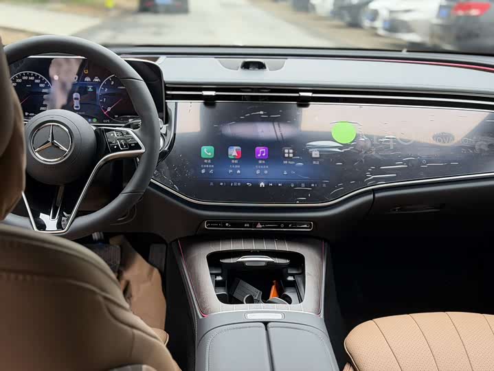 Photo 5 - Mercedes-Benz E-Class