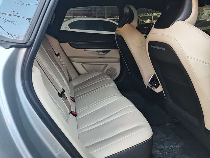 Фото 4 - XPeng P7