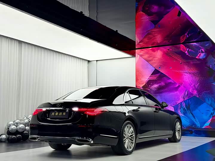 Photo 8 - Mercedes-Benz S-Class