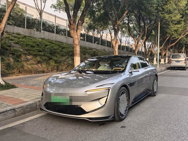 Фото 1 - Avatr 12