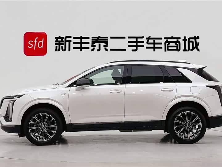 Фото 4 - Cadillac XT5