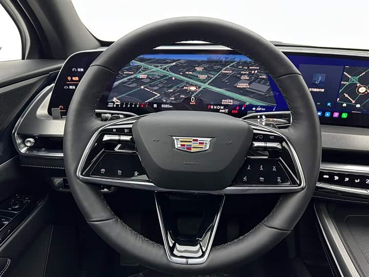 Фото 9 - Cadillac XT5