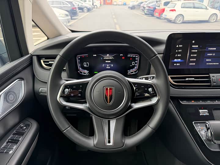 Photo 8 - Hongqi HQ9