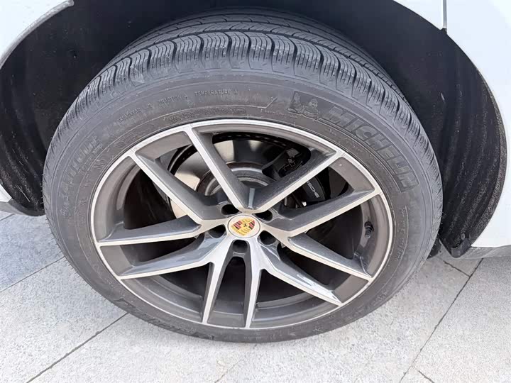 Фото 8 - Porsche Macan