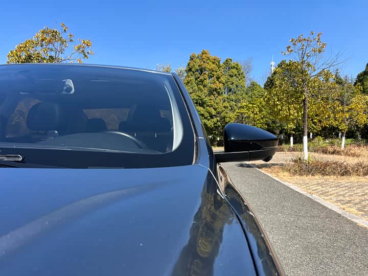 Фото 7 - Roewe i5