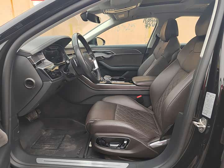 Фото 3 - Audi A8