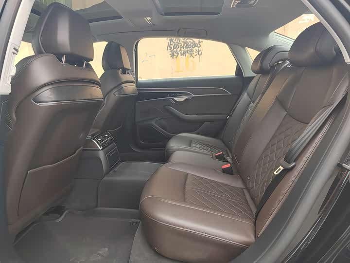 Фото 6 - Audi A8