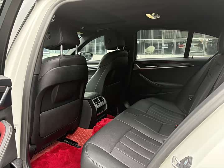 Фото 5 - BMW 5 Series