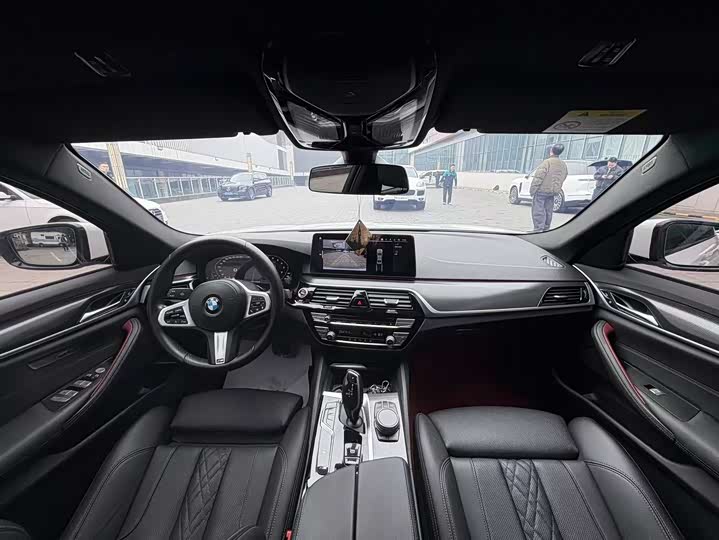 Фото 6 - BMW 5 Series