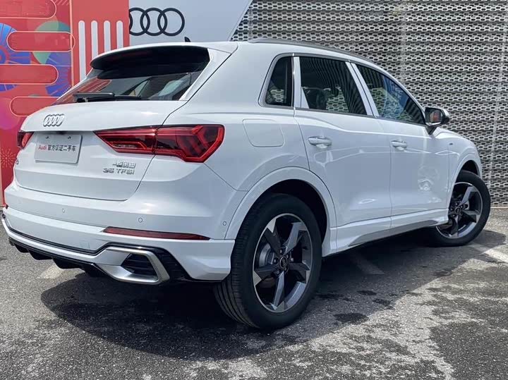 Фото 4 - Audi Q3