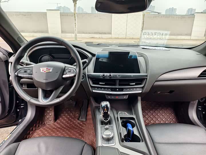 Фото 8 - Cadillac CT5