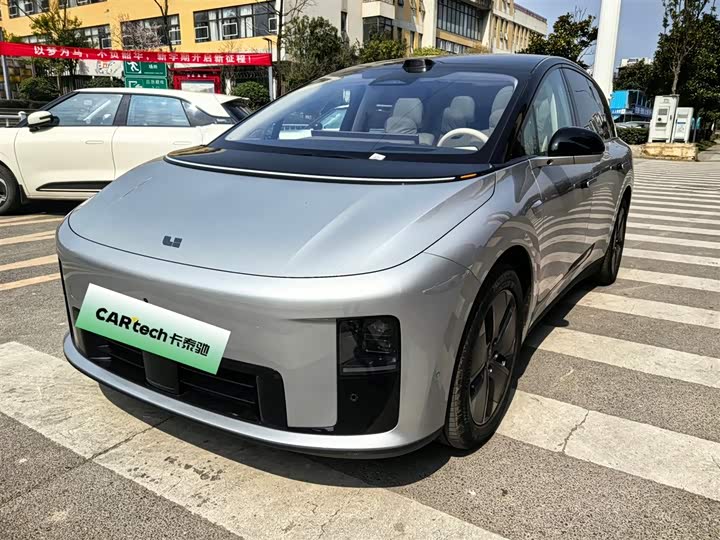 Фото 1 - LiXiang i8