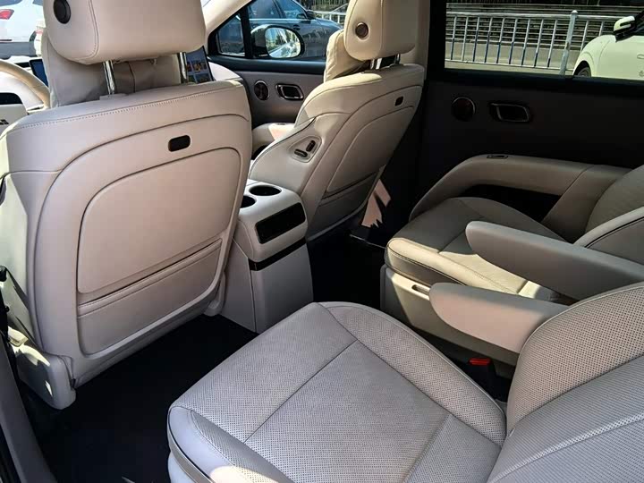 Фото 4 - LiXiang i8