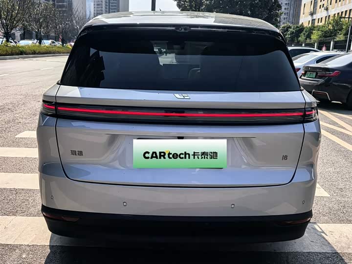 Фото 8 - LiXiang i8