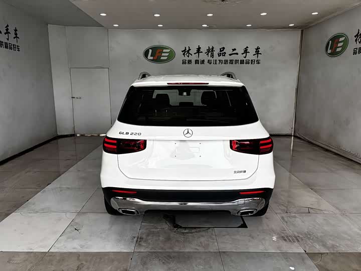 Фото 6 - Mercedes-Benz GLB-Class