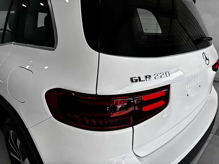 Фото 9 - Mercedes-Benz GLB-Class