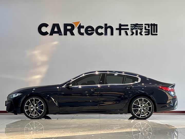 Фото 5 - BMW 8 Series