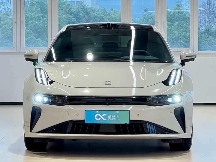 Фото 2 - Zeekr 001