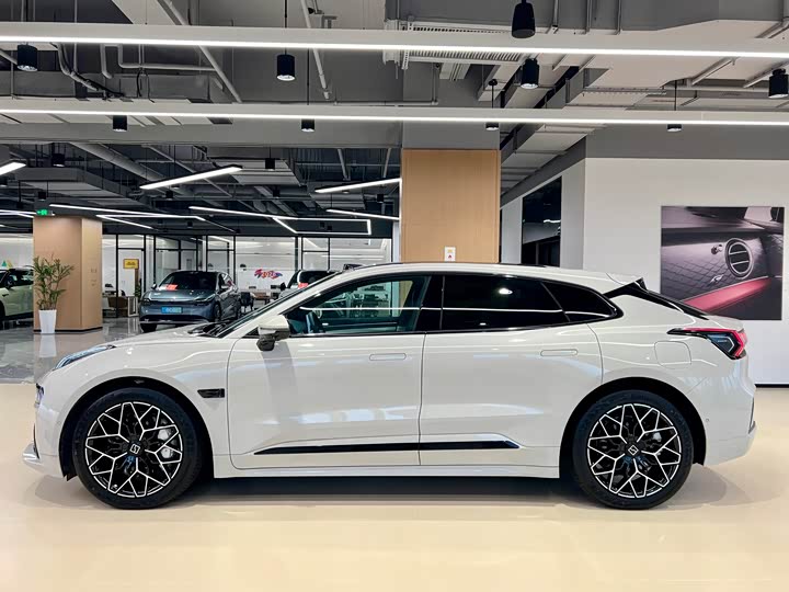 Фото 4 - Zeekr 001