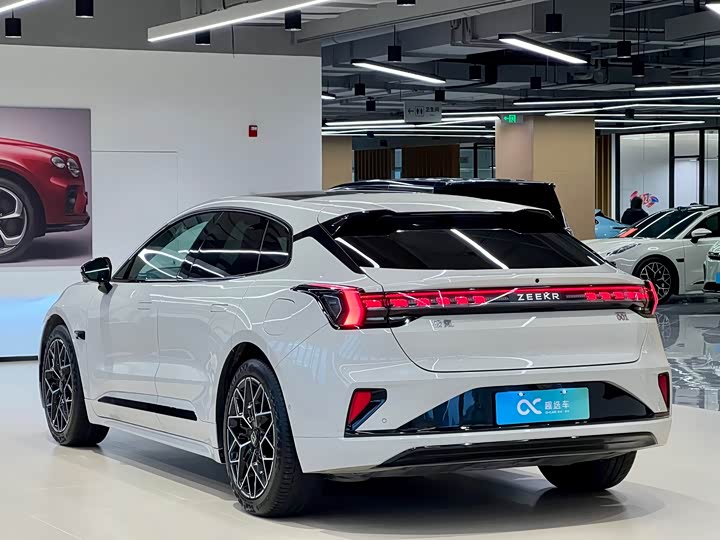 Фото 5 - Zeekr 001