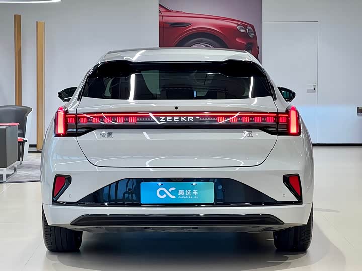 Фото 6 - Zeekr 001
