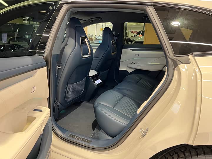 Фото 9 - Zeekr 001