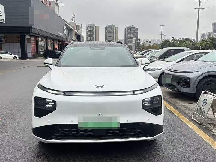 Фото 2 - XPeng G9