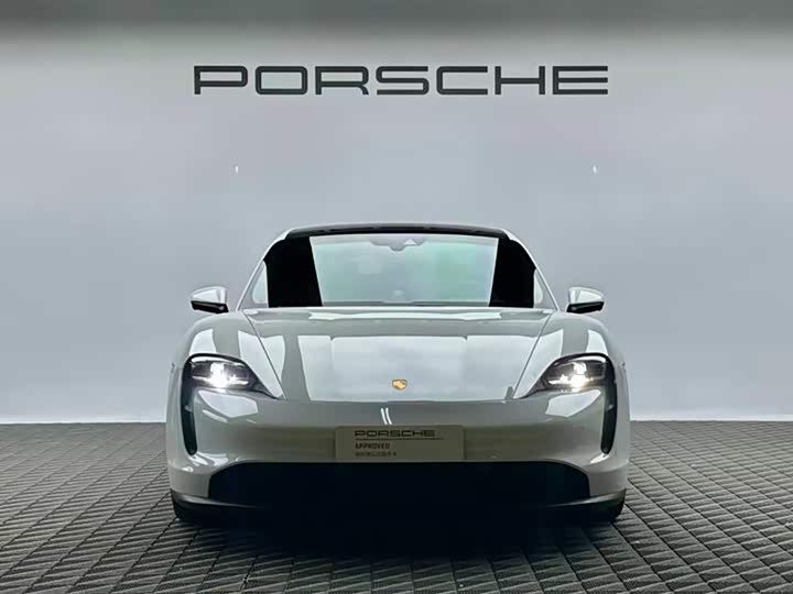 Photo 2 - Porsche Taycan