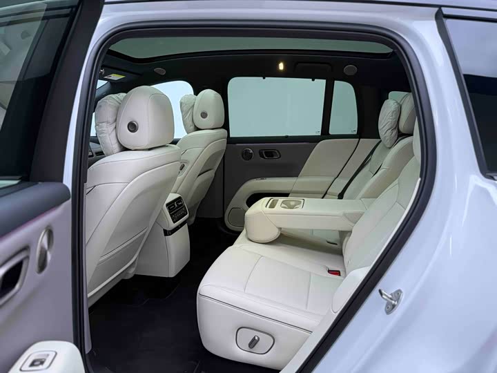 Фото 6 - LiXiang i6