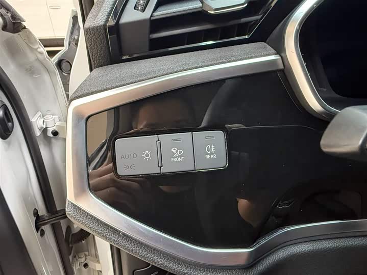 Фото 4 - Audi Q3