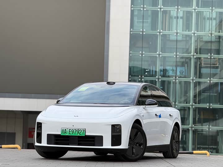 Фото 1 - LiXiang i6