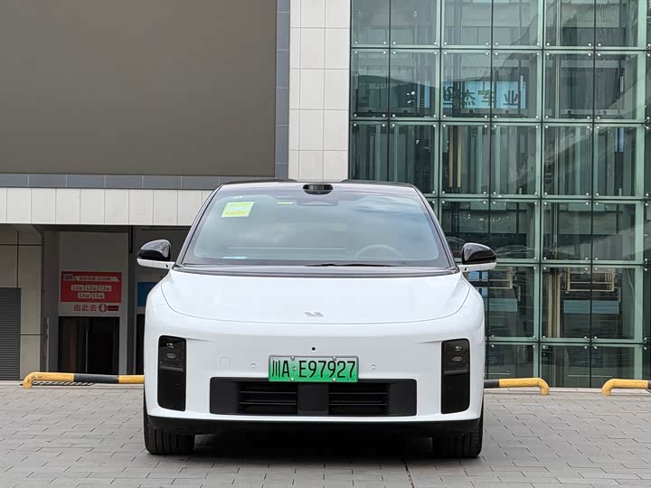 Фото 8 - LiXiang i6