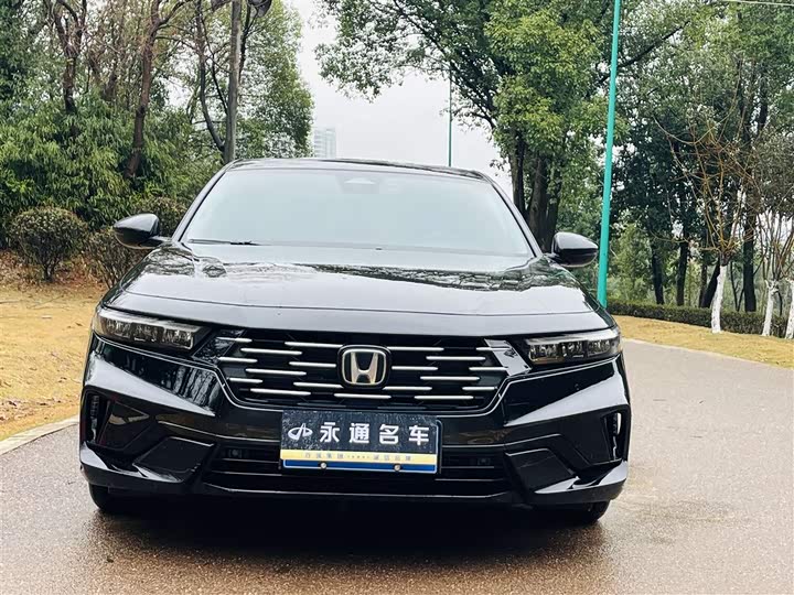 Фото 2 - Honda Accord