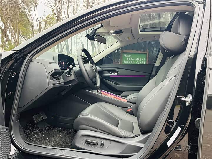 Фото 5 - Honda Accord