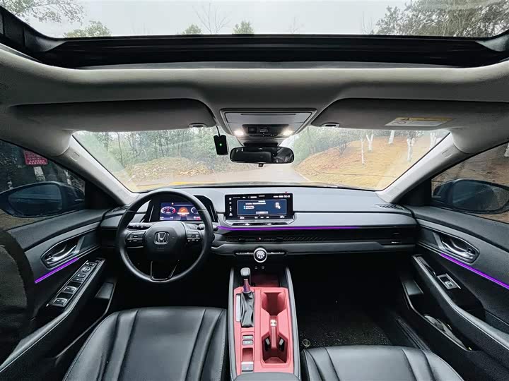 Фото 8 - Honda Accord