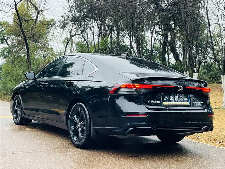 Фото 9 - Honda Accord