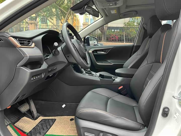 Фото 4 - Toyota Wildlander