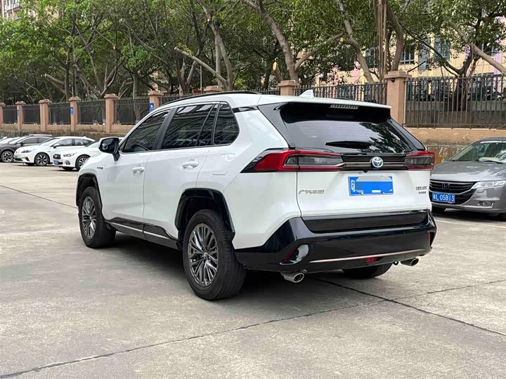 Фото 7 - Toyota Wildlander