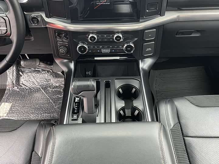 Фото 9 - Ford F-150 Raptor