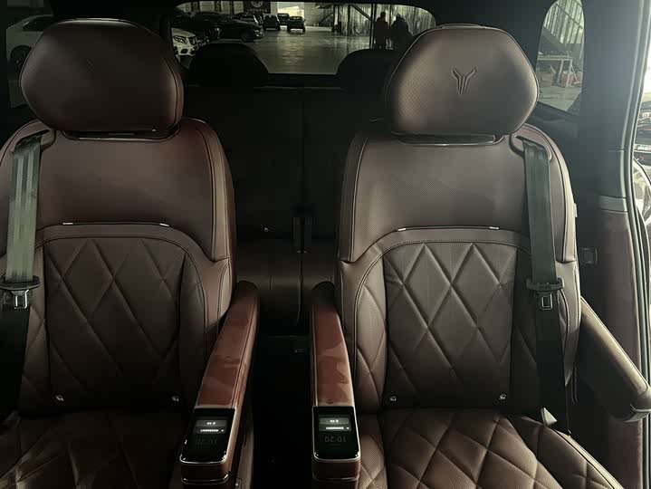 Фото 9 - Voyah Taishan