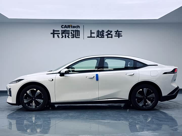 Фото 8 - Changan Deepal SL03