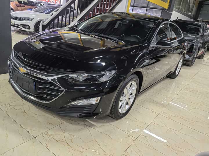 Photo 1 - Chevrolet Malibu XL