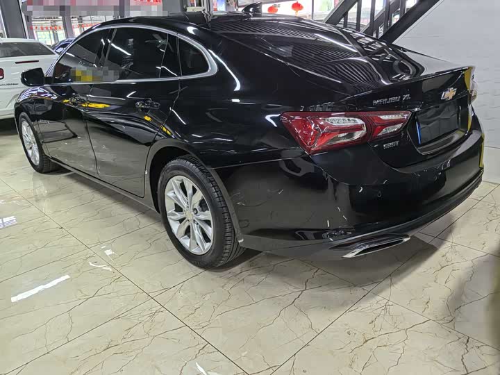 Photo 4 - Chevrolet Malibu XL