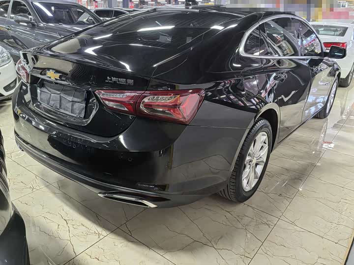 Photo 6 - Chevrolet Malibu XL