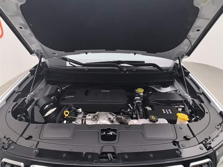 Фото 6 - Jeep Grand Commander