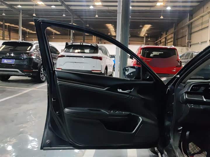 Фото 7 - Honda Civic