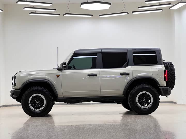 Фото 4 - Ford Bronco